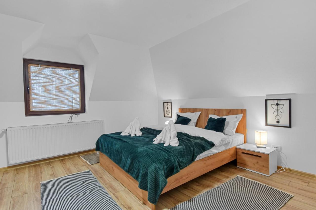 Two Bedrooms Hytta Apartment Сіная Екстер'єр фото
